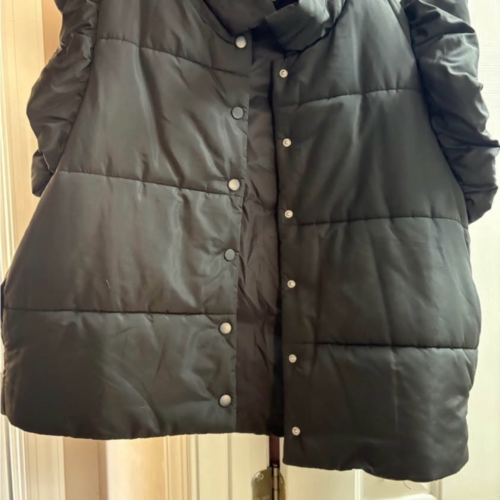 Entro Women's Black Puffer Jacket